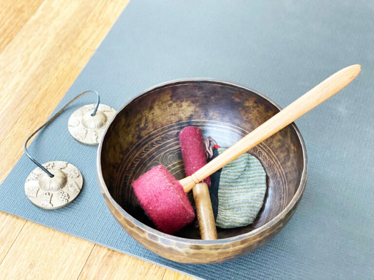 the yoga connection group meditation 768x576