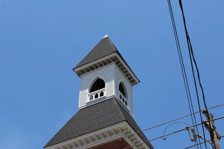 Church bell tower in Oxford NC 1024x683 1 768x512