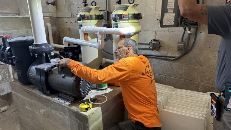 Swimming Pool Electrician