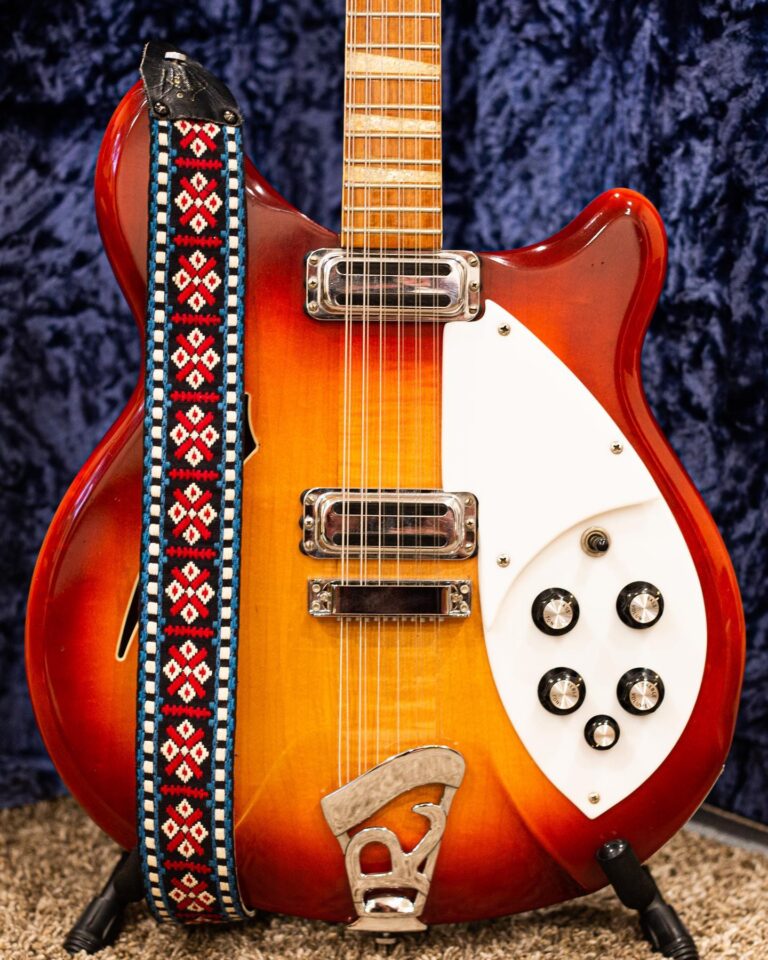 Joe s vintage guitar 2 768x960