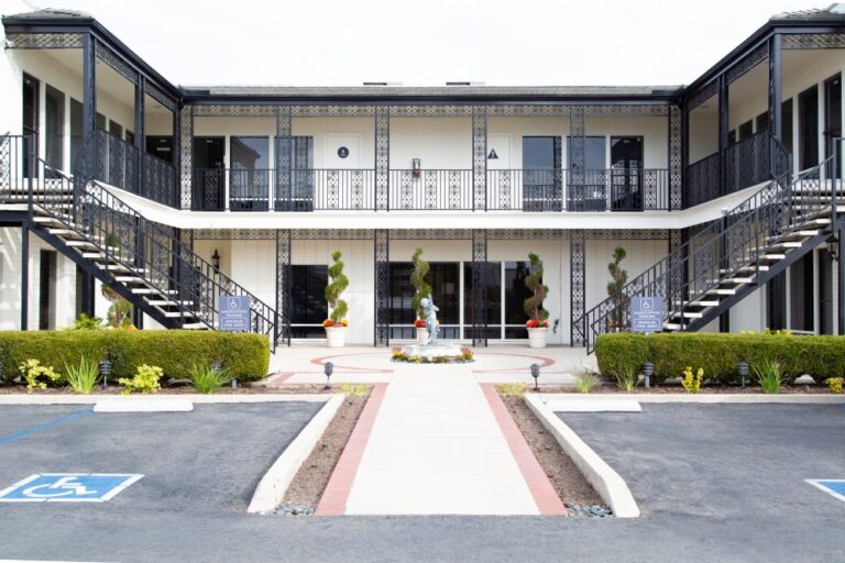 3333w08KohUAj0zpHOwCGSvrWi7j4CeNS3bxeV7Ce6Zh 768x512