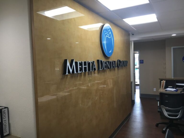 Lobby signs 768x576